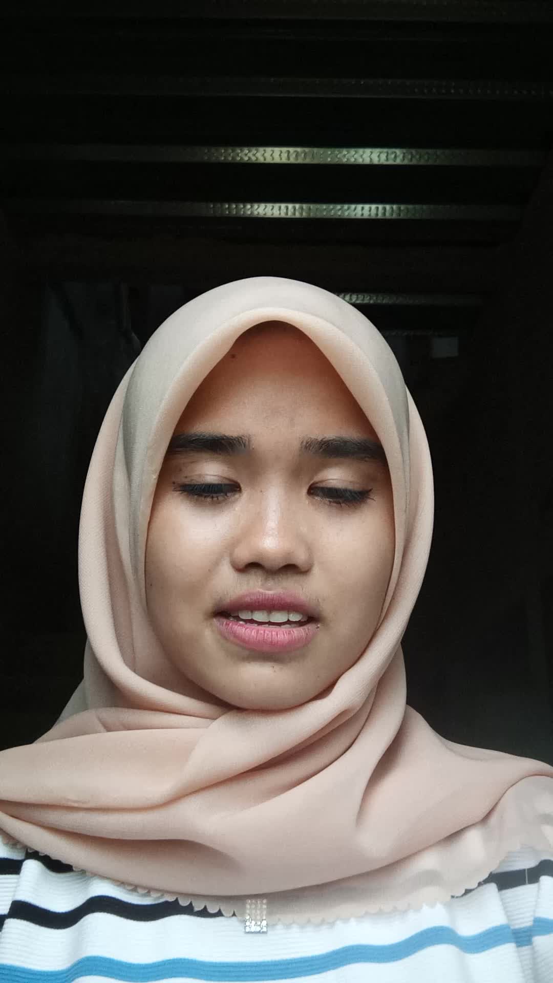 sholawat cinta (alm.ustad Jefri al-buchori) nama: Silvia Dewi Yulianti usia 18thn asal Tangerang banten