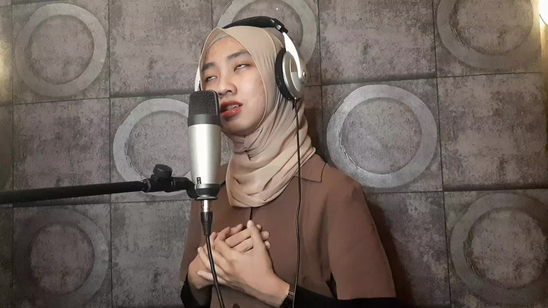 Salsabila Kanza Ilma_18 tahun_Jember Jawa Timur_Tahajud-Budi Hoo