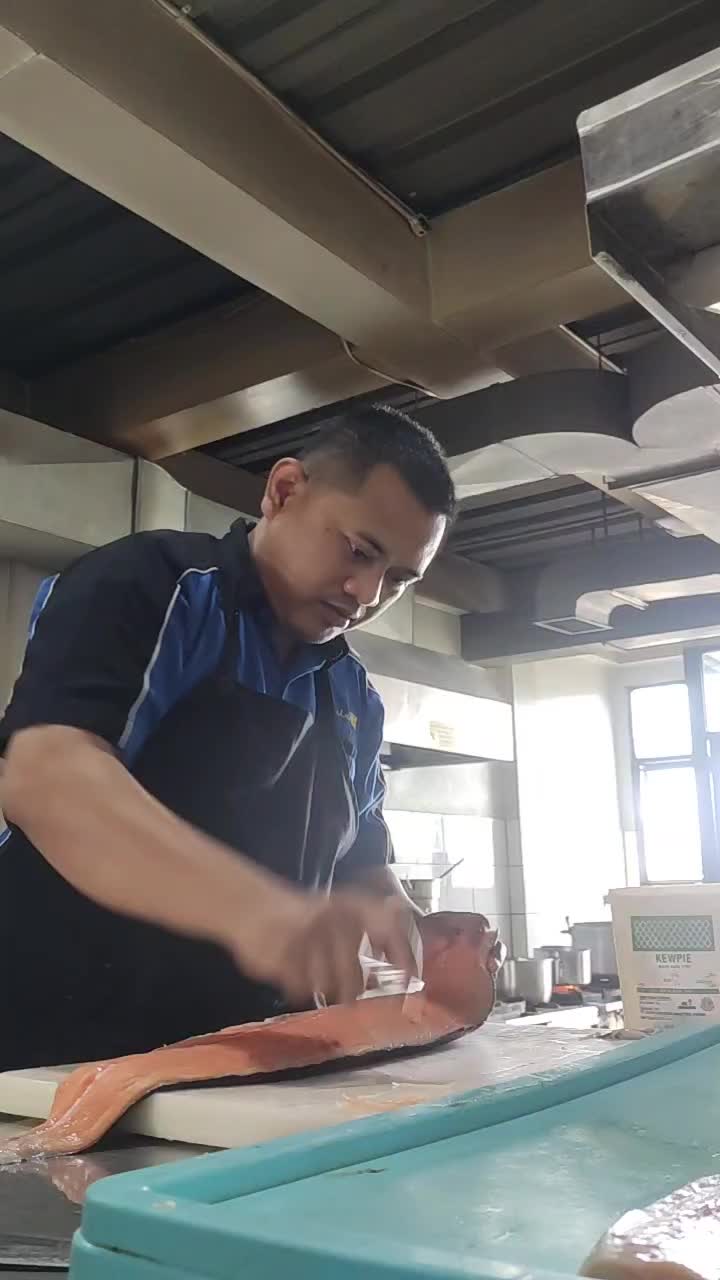 tutorial memotong salmon. #rookiehotstart #rctiplus
