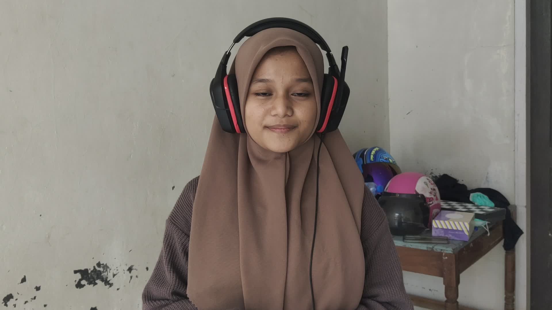 ANTASSALAM - SINTA DEWI - 18 TAHUN - MAMUJU - SULAWESI BARAT