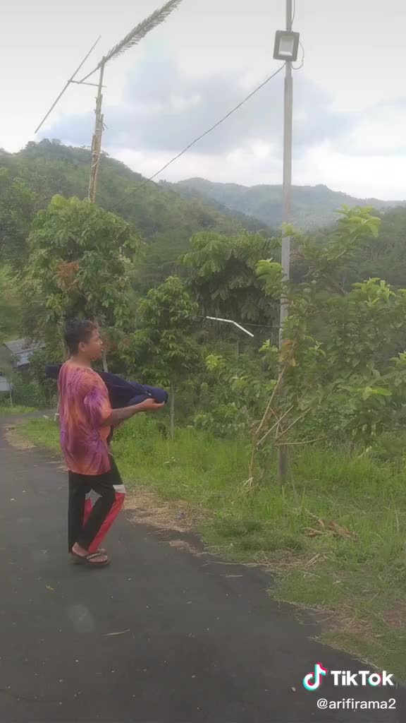 pemandangan bukit selat cau pamijahan sangat indah dan adem✔️