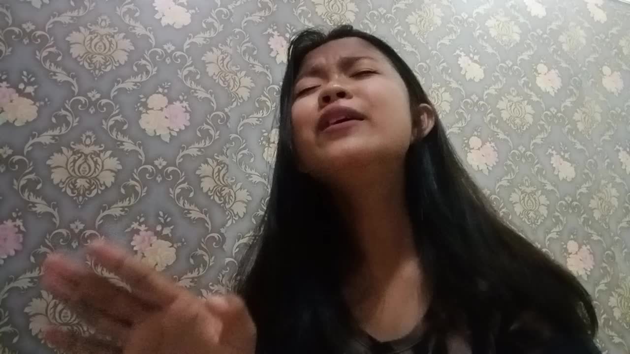 haii semuanya !!! , goyang bareng yukkk !!! , namaku Dhea , umur 14th , dari Tulungagung #OnlineAuditionRisingStarIndonesiDangdut ❤️❤️