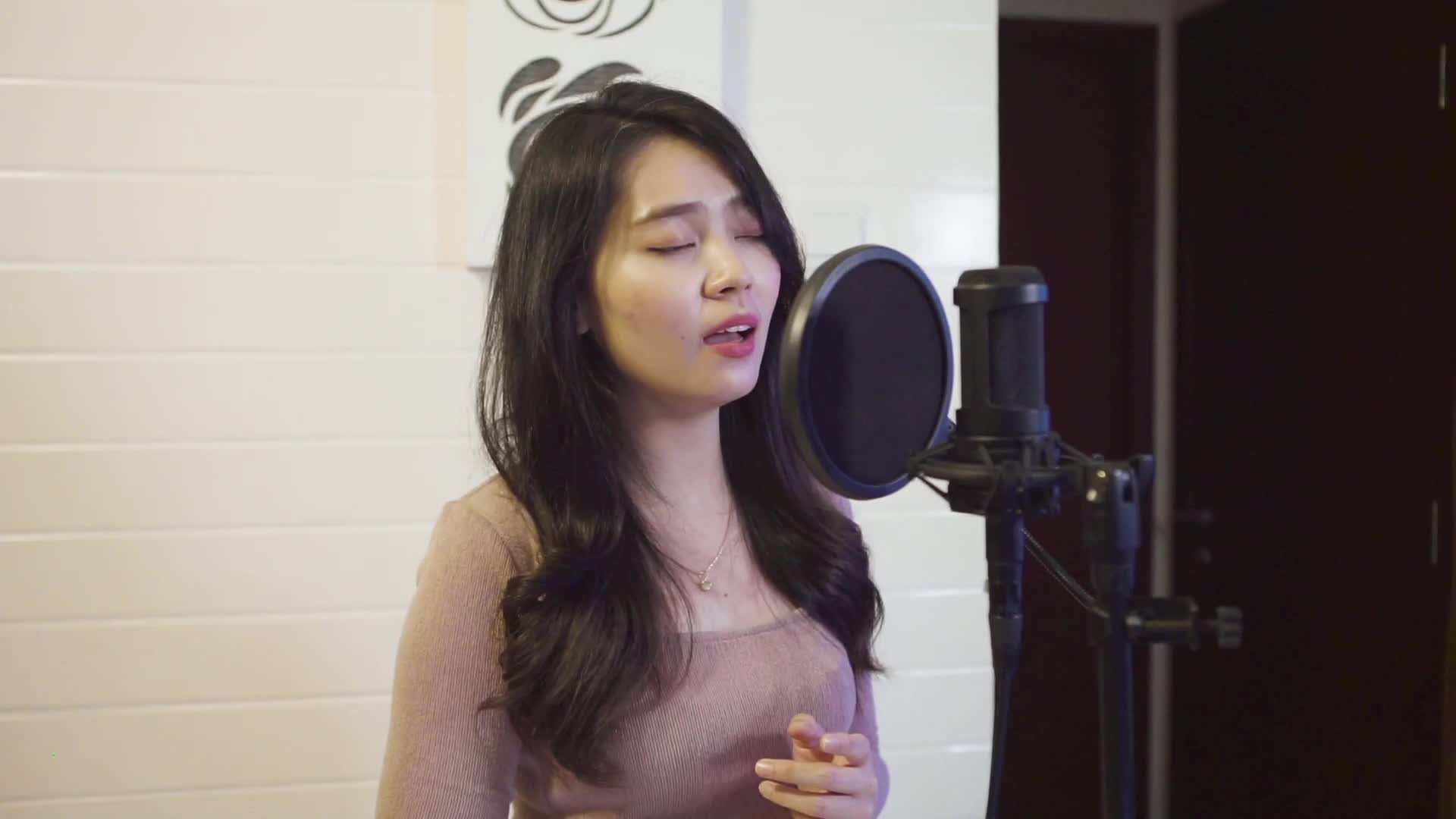Cinta Luar Biasa - Andmesh ( Cover by Eoudia )