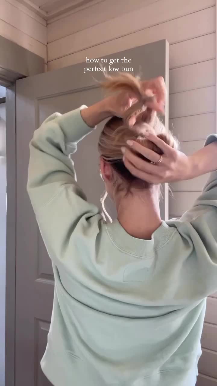Cara bikin low hair bun yang perfect~