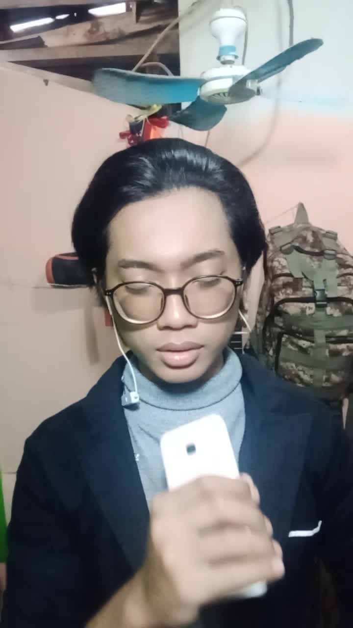 Motivasi saya mengikuti kompetisi ini yaitu ingin memperbaiki ekonomi orang tua saya #AuditionOnlineRisingStarIndonesiaDangdut