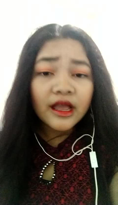 nama : Meris Harisah  umur : 15 tahun asal daerah : jakarta pusat judul lagu: seraya 