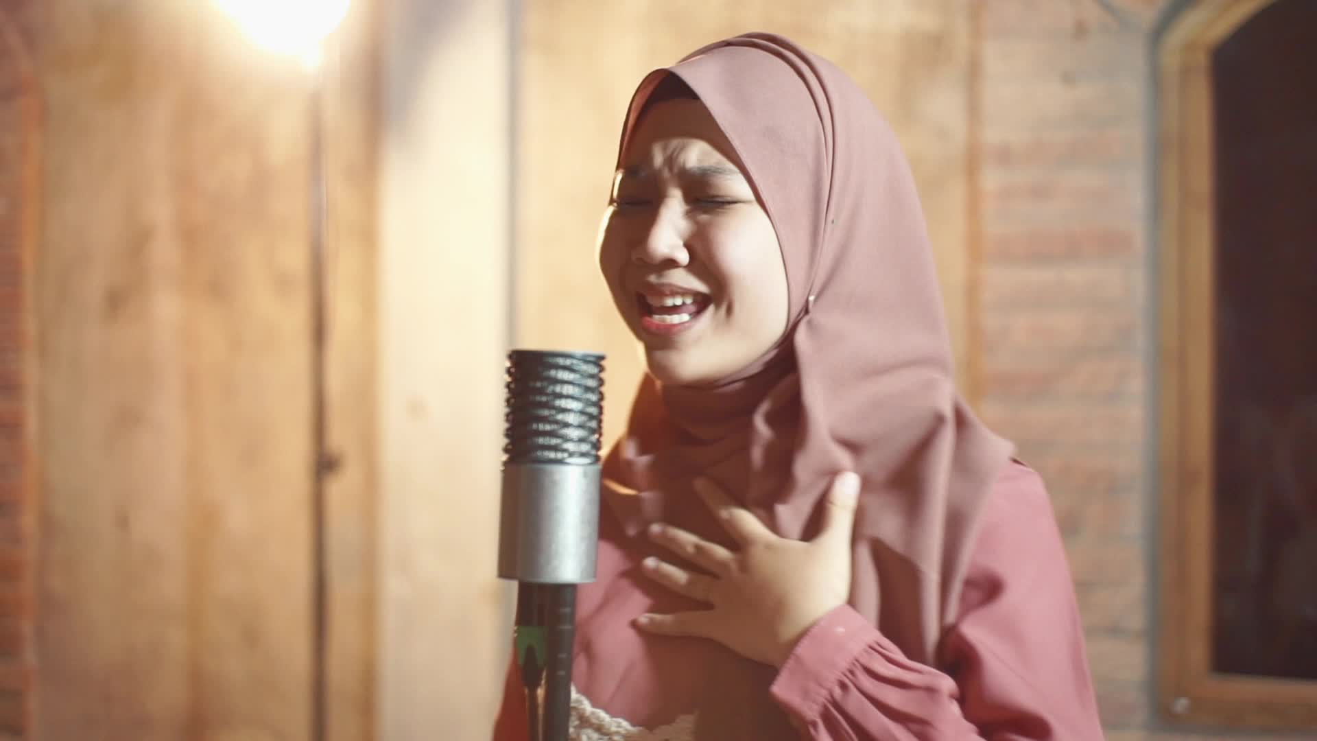 Ku Mau Dia - Andmesh ( Cover by Irma Melinda )


#TOP50SHOWMEYOURVOICE 
#TOP50ShowMeYourVoice
#HOTRCTI+