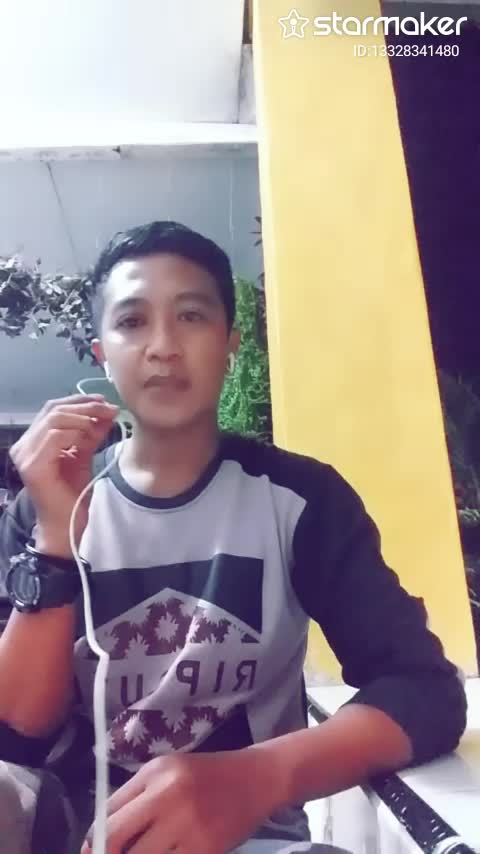 Ass, Nama Arif Rahmansyah, Judul Lagu Buka Tanda Jasa, Dari Almarhum Abiem Ngesti. Slmat Mendengar😊😍😘 wasalam.