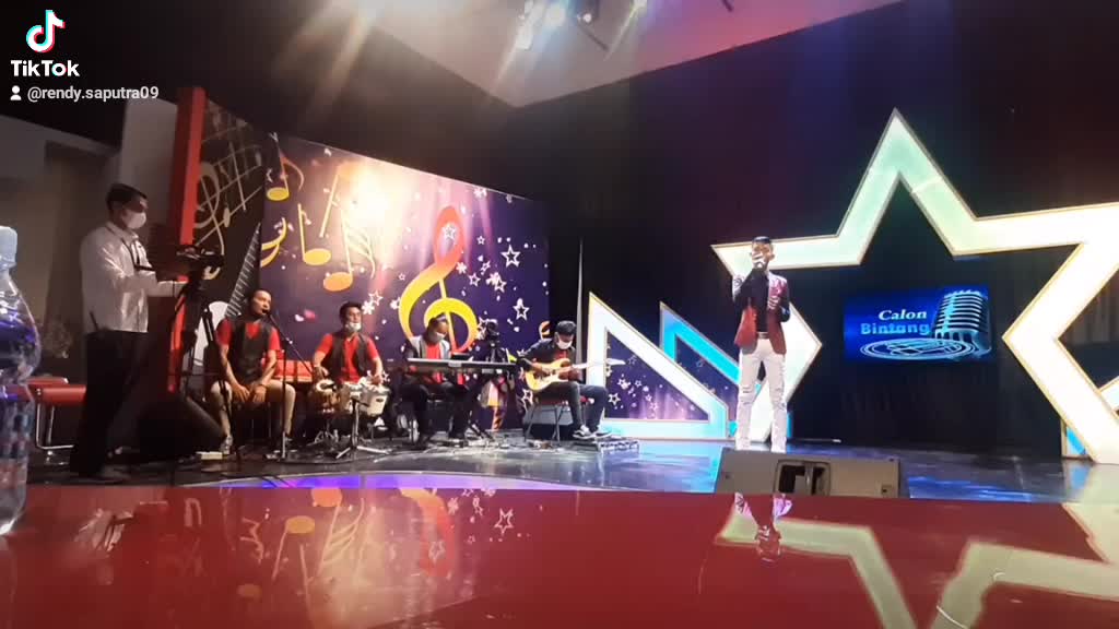 @kdi 2021Rendy Saputra,asal riau umur 17 THN ,lagu titip cinta ona sutra bekerja kuli bangunan dan penyanyi dangdut