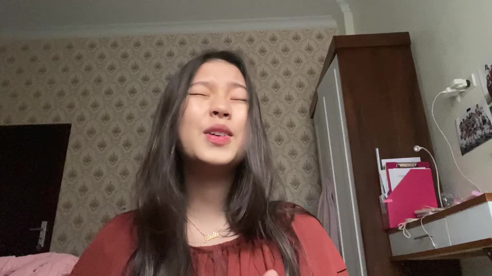 Suara Hati - Ayu Ting Ting (Cover by Gadis) 
#Top50ShowMeYourVoice
#SMYV