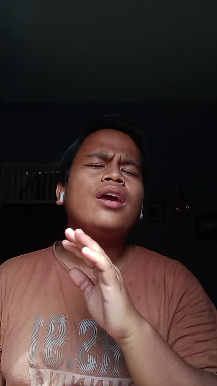 NAMA: APRI AGUNG UMUR:18 TAHUN