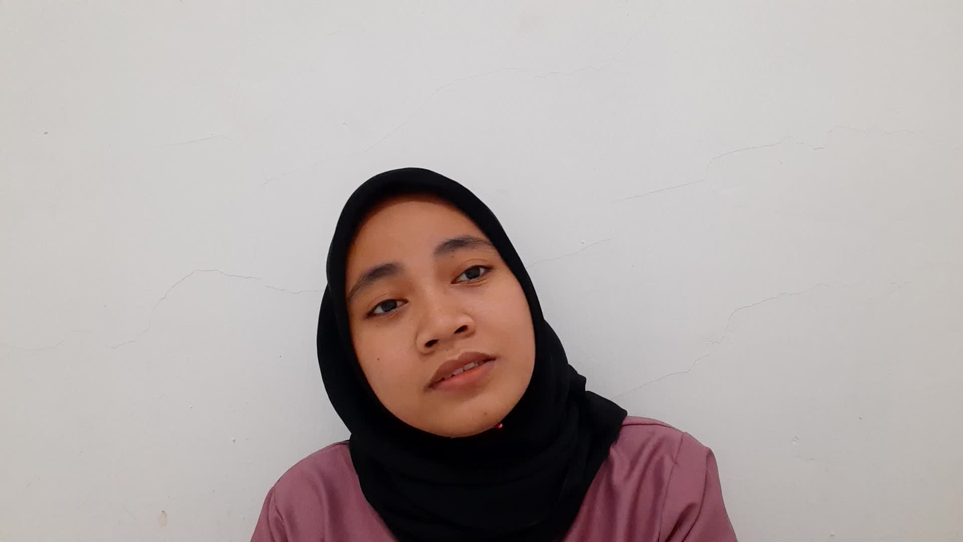 NAMA : SUWAIBATUL ASLAMIYAH_UMUR : 23 TAHUN_KOTA ASAL : BEKASI_JUDUL LAGU : LAUKABAINANAL HABIB
