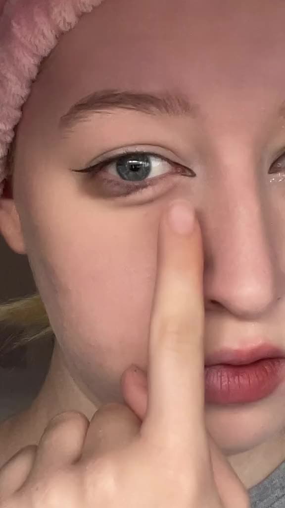 Tutor makeup casual