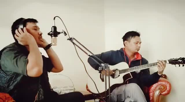 Cover akustik penjaga hati - Ari lasso.