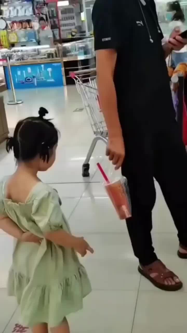 Adeknya Haus