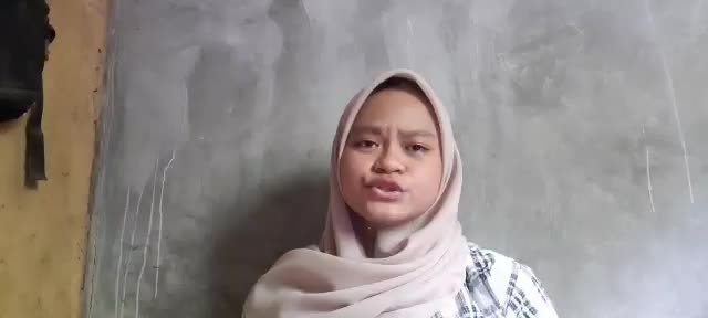 putri Nurul Hikmah_18 tahun_kendal provinsi jawa tengah_mengejar badai di iringi suara ayam #onlineauditionraisingstarindonesiadangdut