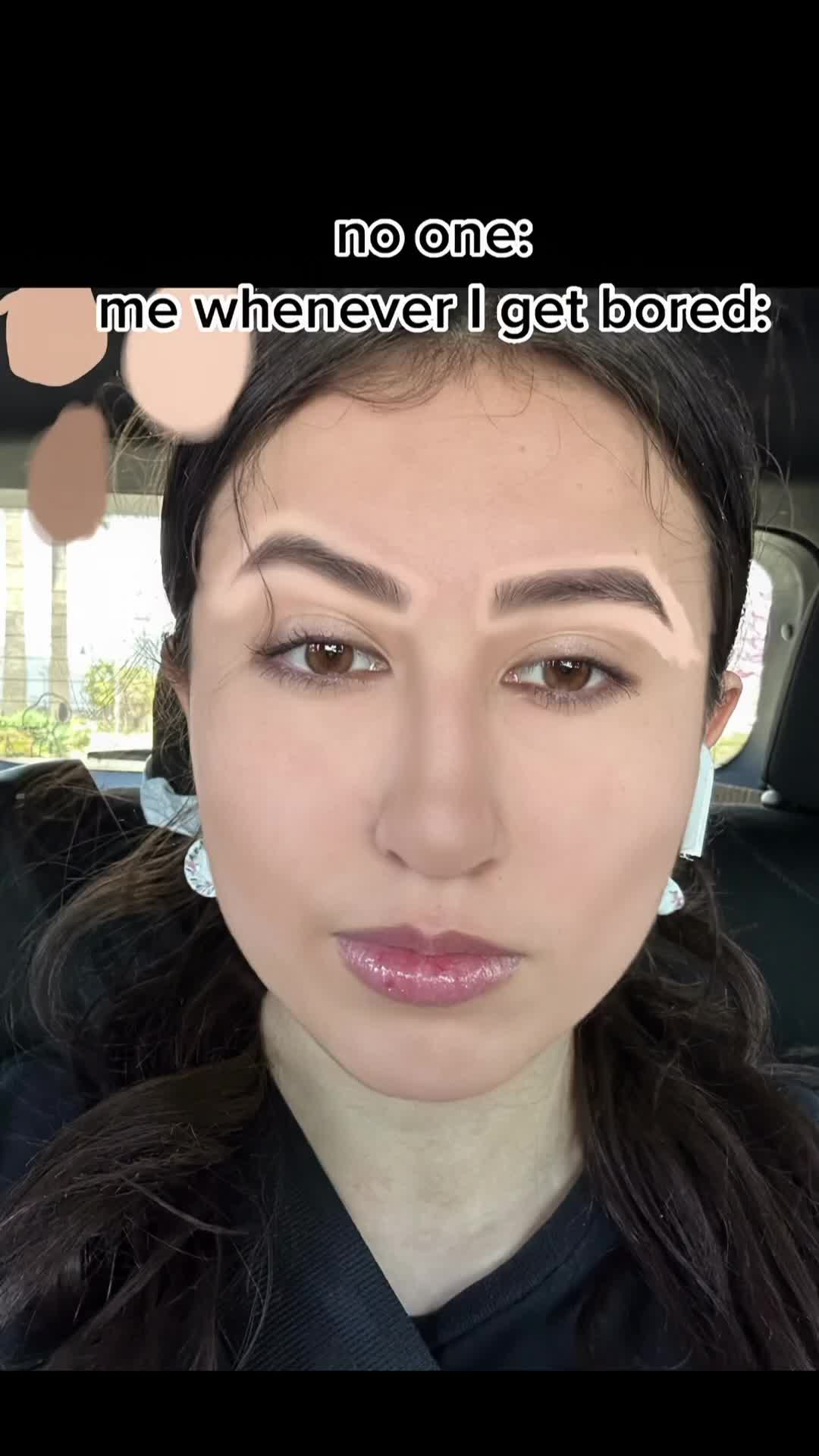 Cocok buat yang lagi iseng mau coba make up