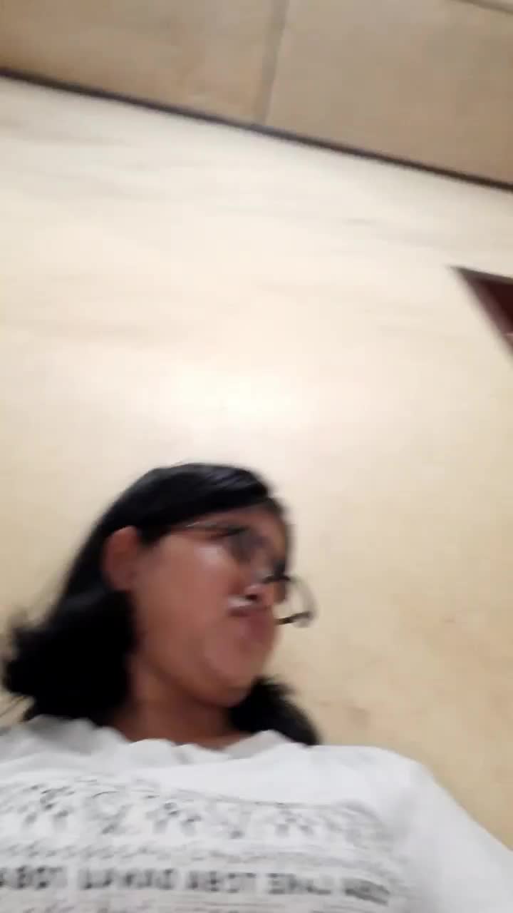 dek, kalo sedih, bibir tolong dikondisikan ya 