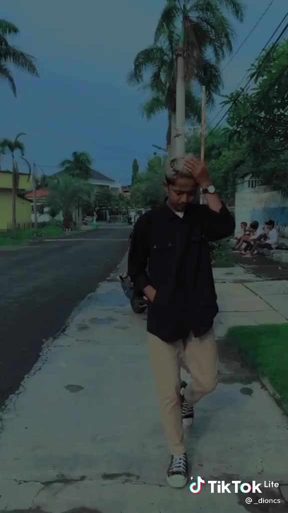 jadi kangen dengan kawan2 sekarang mh udah pada sibuk masking2 ???