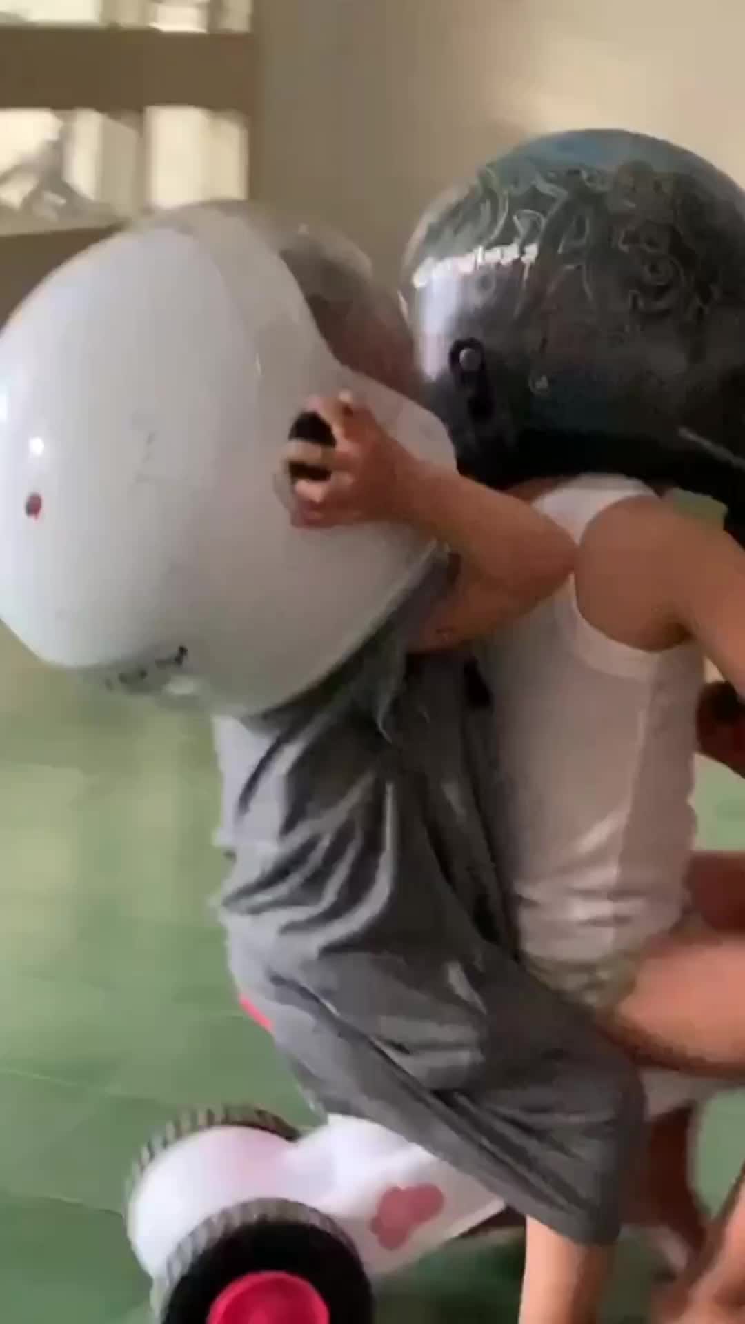 untung pake helm