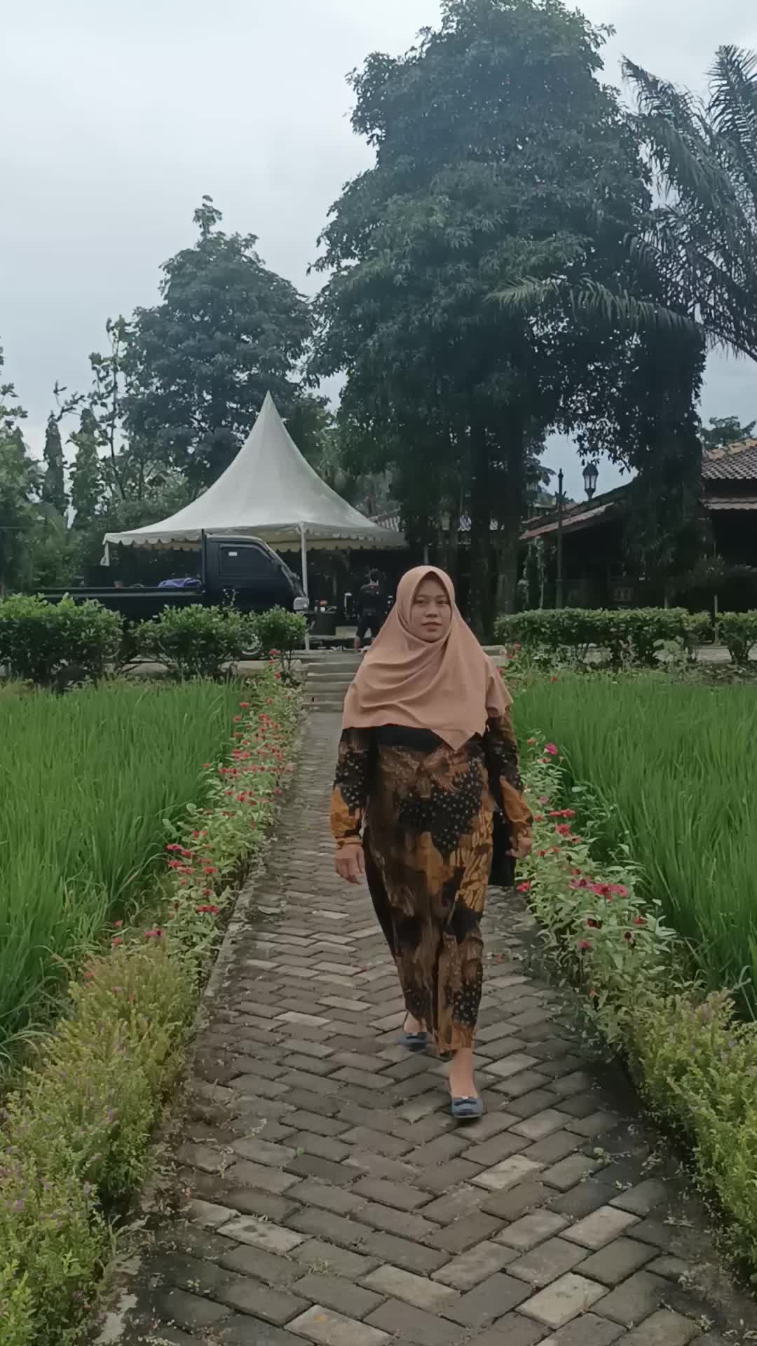 CINTA LUAR BIASA 