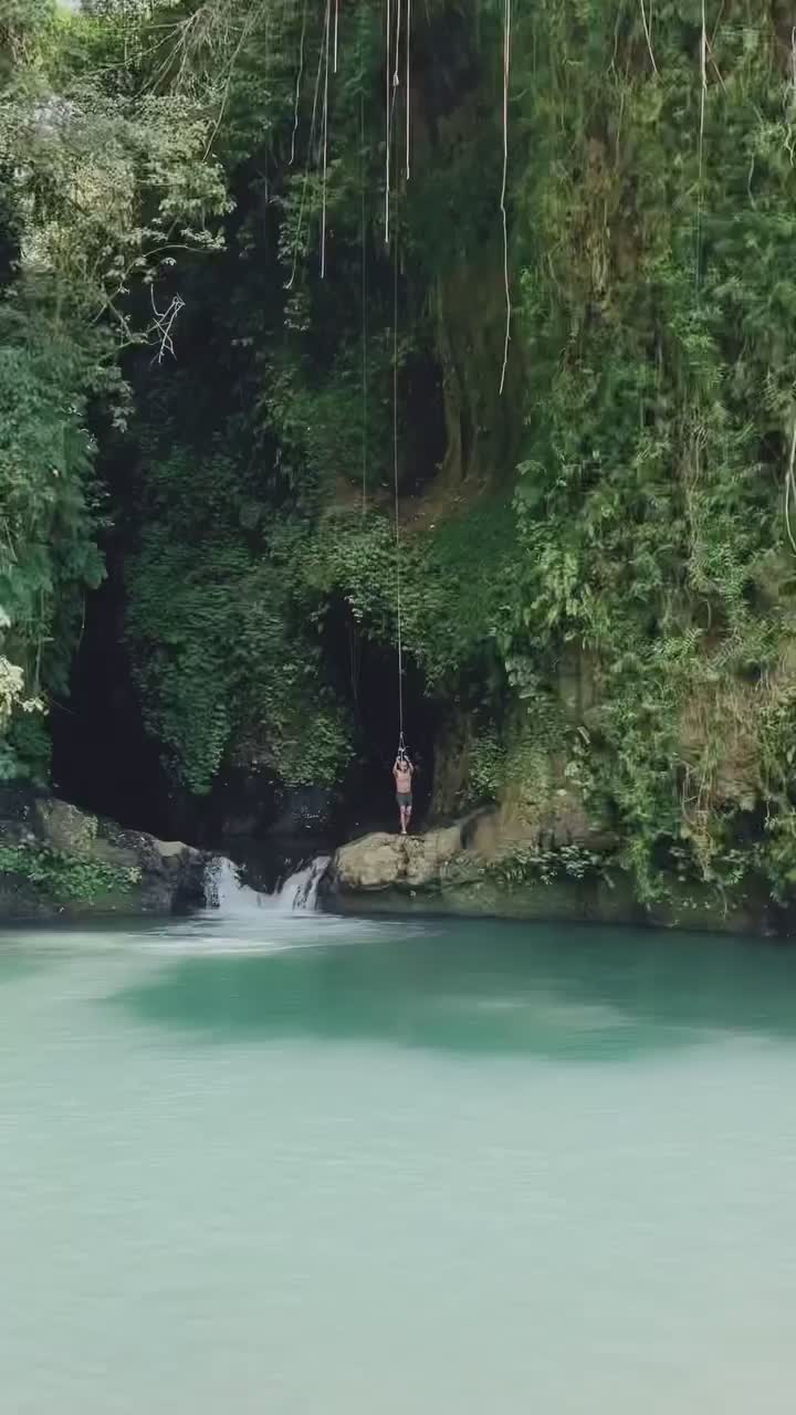 Do you know that Singaraja has lots of beautiful waterfalls to explore? 😍