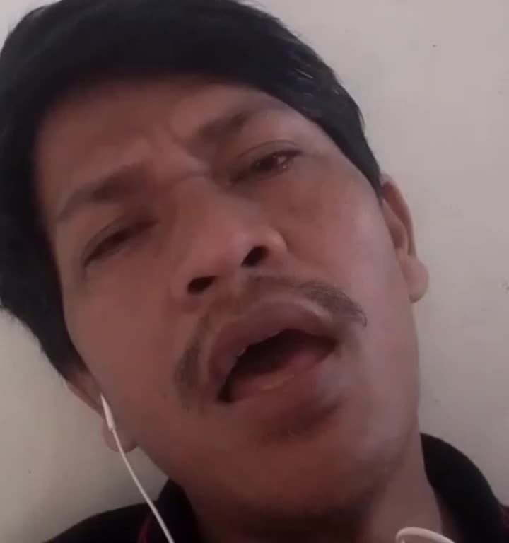 Nama : Zeinnoythea, lagu: sebelum cahaya dari Letto, cek lagu ciptaan sendiri di : www.zeinnoythea.com