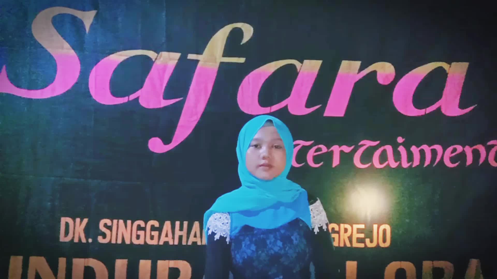 Nama : Putri Nia Safara
Tempat tinggal : Blora, Jawa Tengah
Umur : 15 tahun
Hobi : menyanyi
Motivasi : mengembangkan bakat saya 