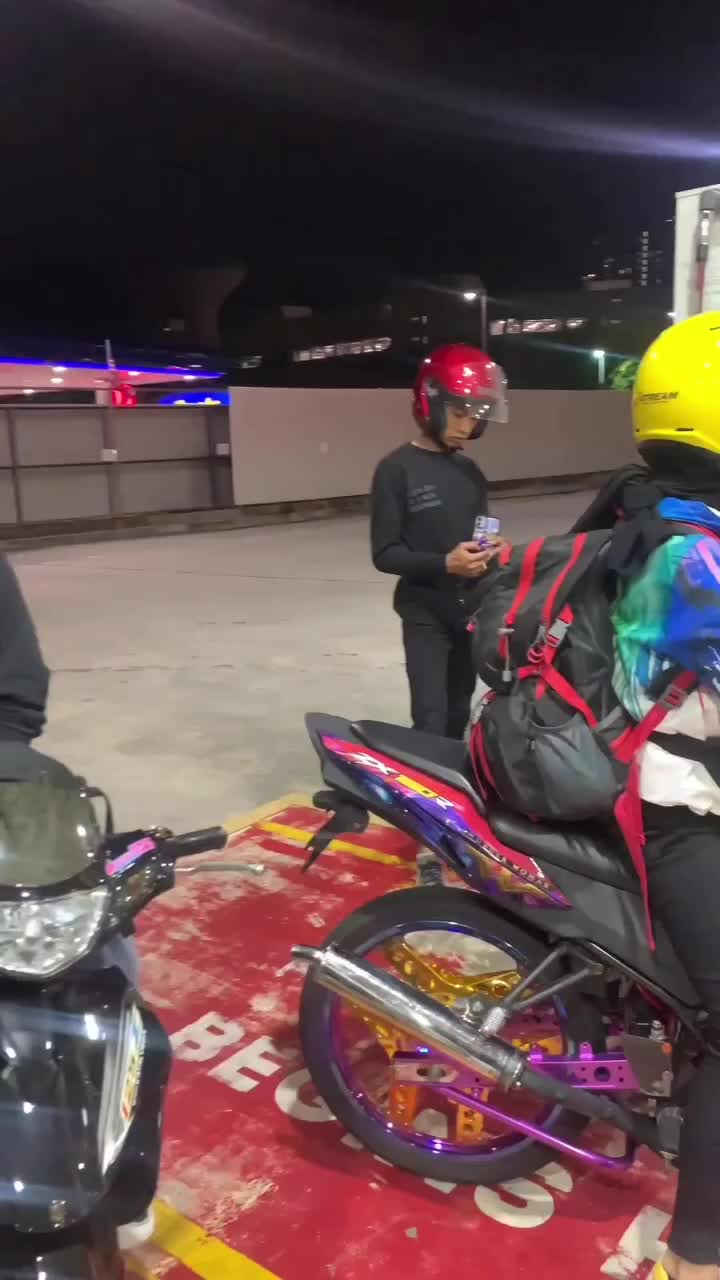 lady bikers