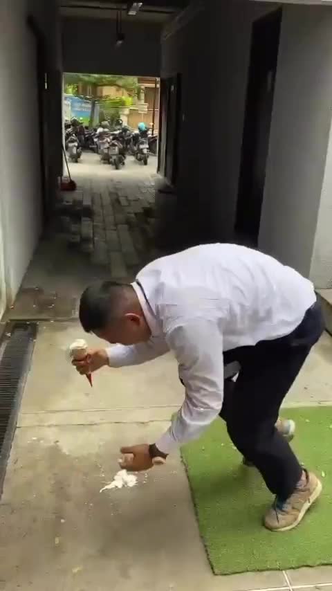 Dari Seneng Jadi Sedih