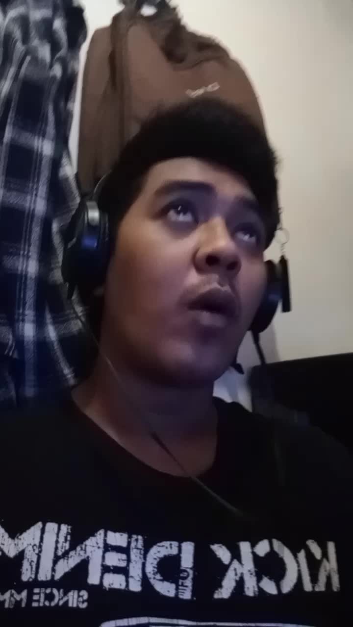 Ade Govinda Tanpa batas waktu cover by Tri darmansyah 27 tahun Jakarta