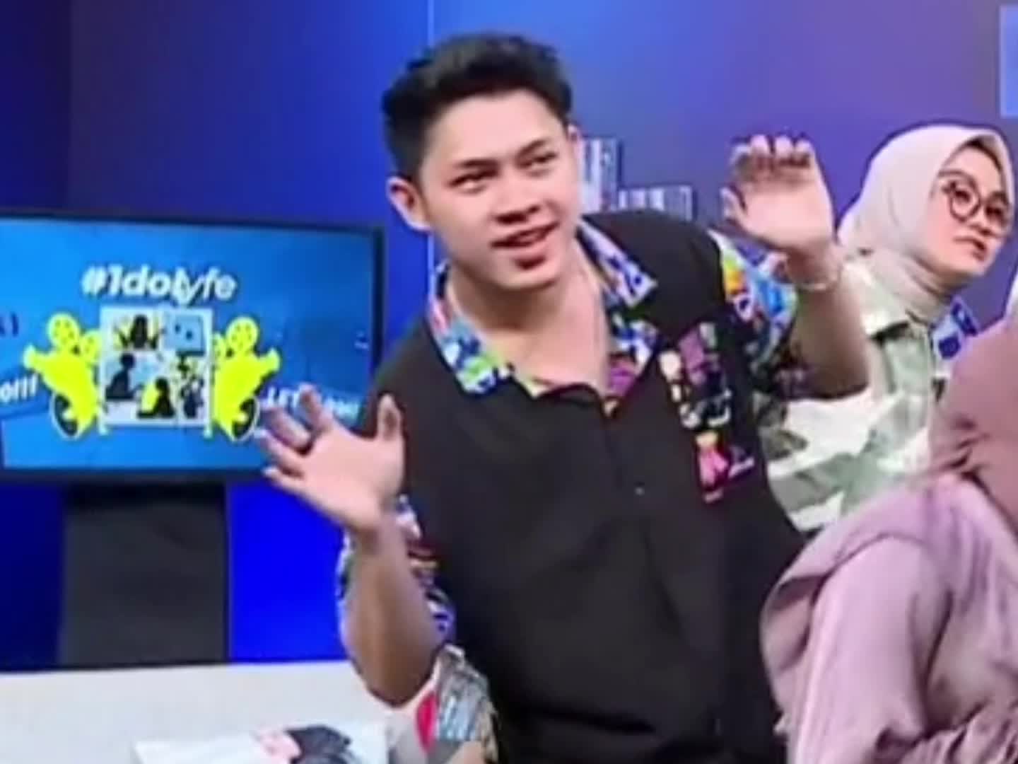 aktif bgt emg dua anak lakik ini