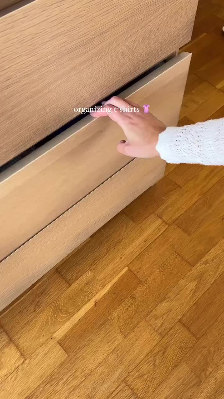 Let’s organize t-shirts!
