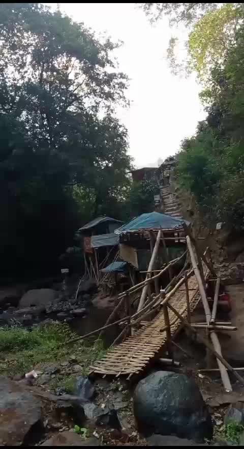 #Rocystar  andaikan curug cinulang dipindahkan kedesa ku enggk mungkin kekeringan sawahku rasanya segar  banget itu air terjun#