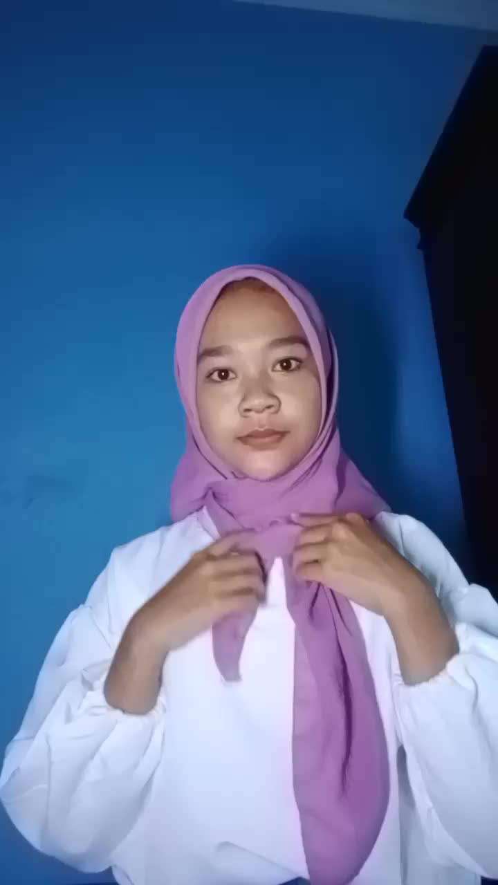 NOVITA NELA APRILIANI CIREBON JAWA BARAT 15 Tahun,yukk...vote dan dukung aku☺