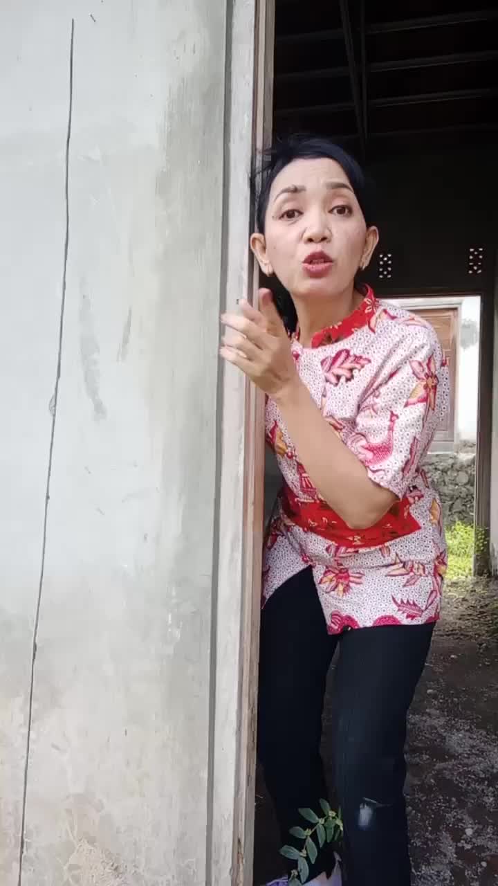 MAU MINTA SELFI SAMA SAYA? 