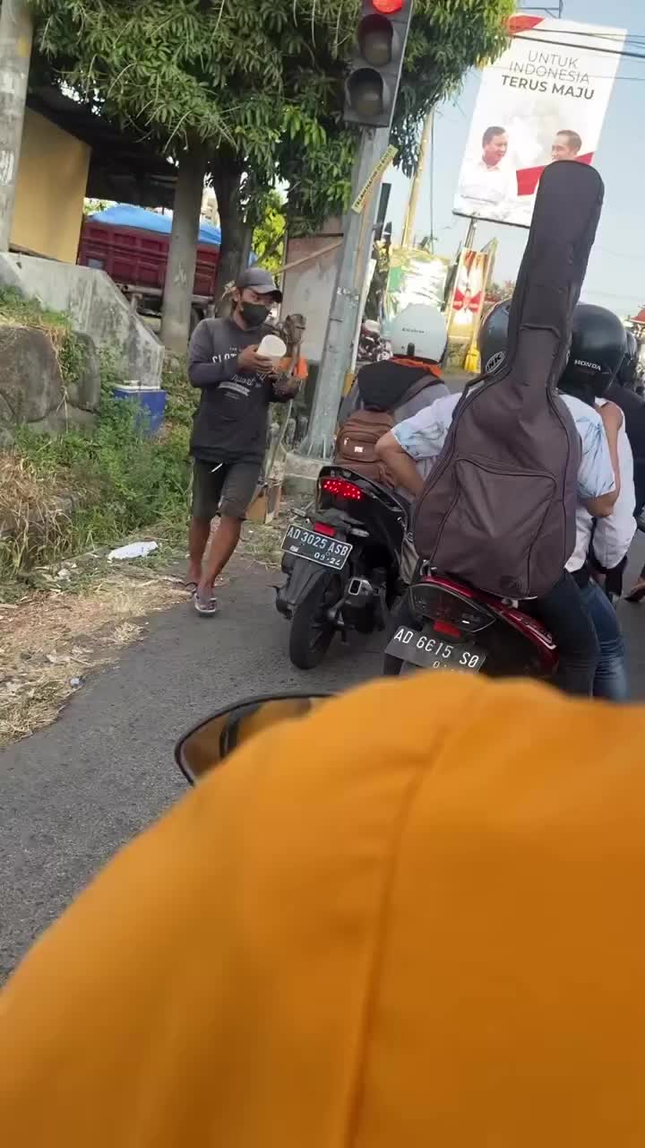 Emang Aku Monyet Apaan