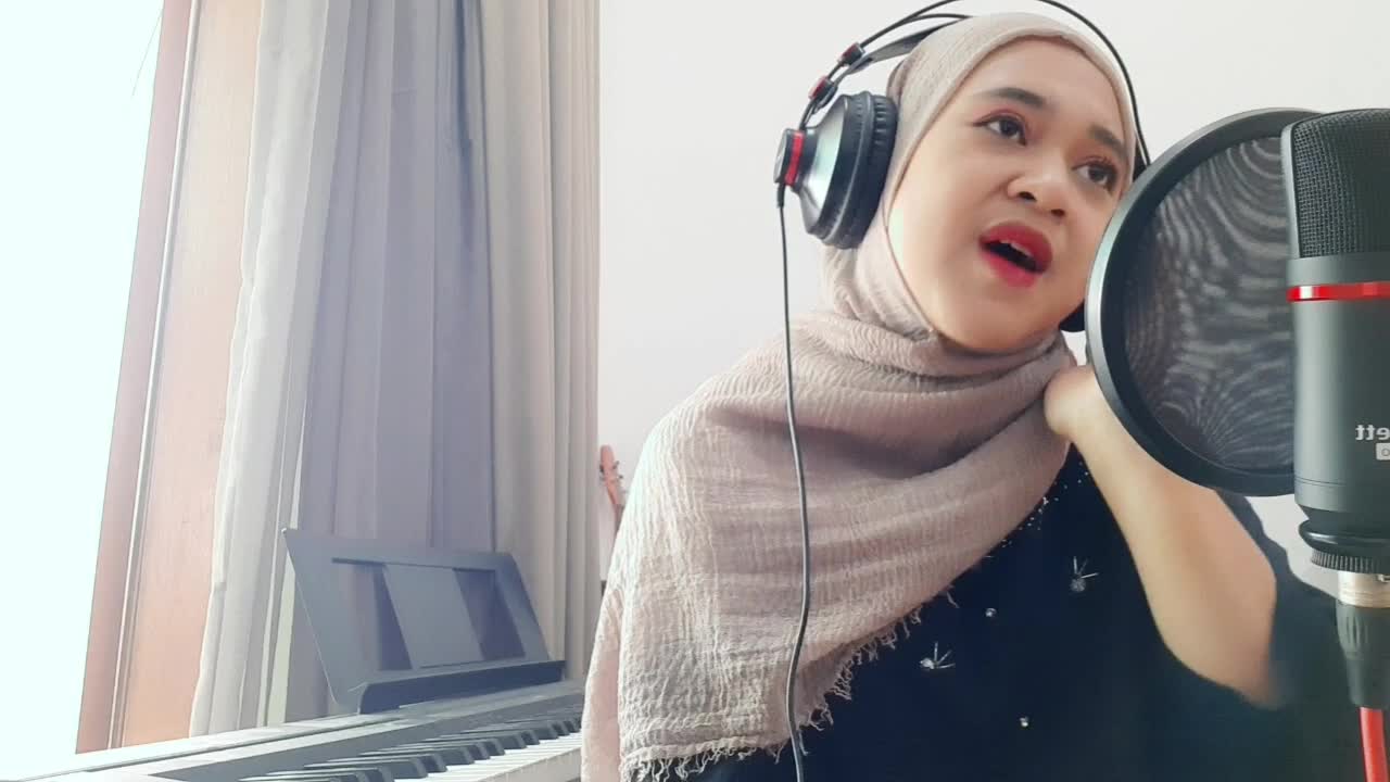 Tia Deriantina 26 tahun ( Bogor ) - Mungkin hari ini , esok atau nanti