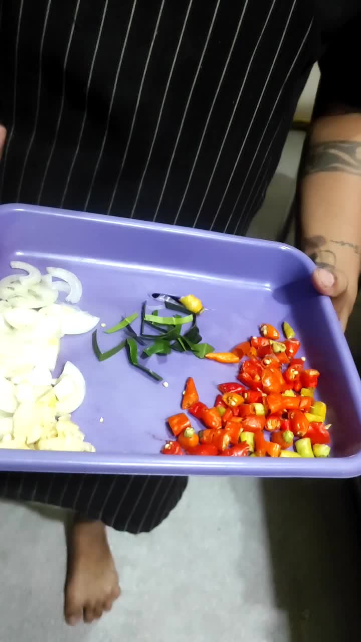 Tumis daging rumahan 🍻 mengingatkan momen dimana hidup di perantauan tengah hutan yang susah mencari makanan favorit kita.. 🔪🔪