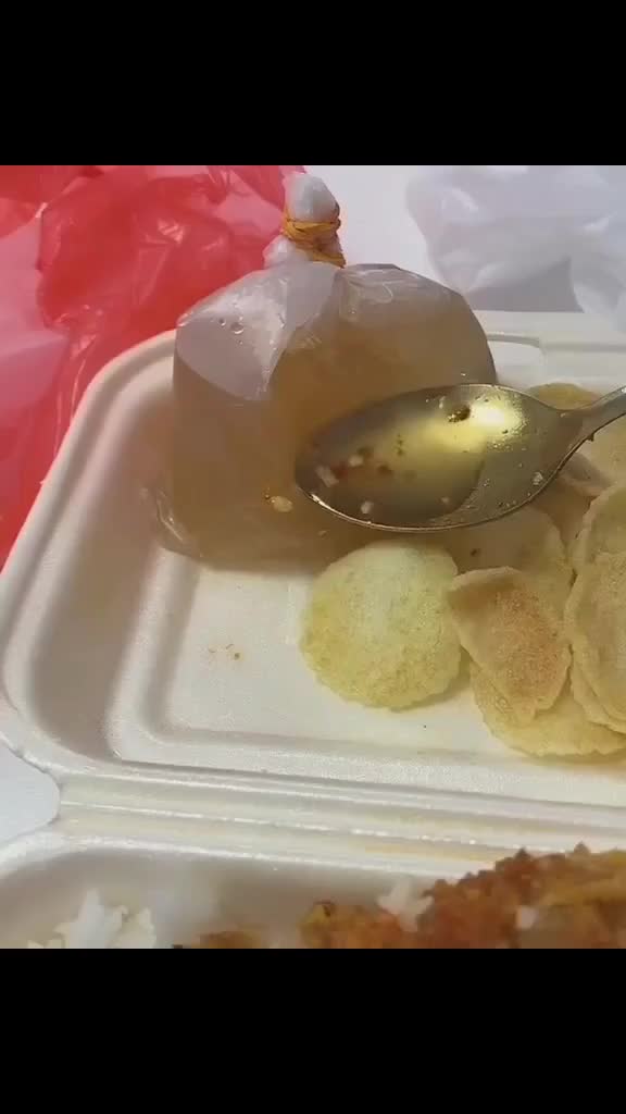 Trik Makan Kuah Tanpa Mangkok