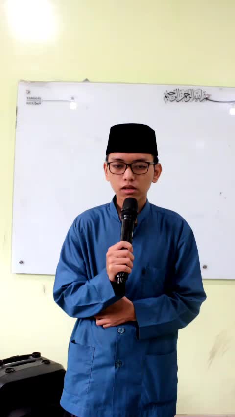 Rifky Ahmad Firdaus umur 16 tahun asal Jakbar membawakan lagu Al I'TIRAF