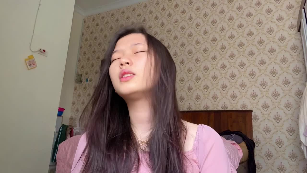 Melawan Restu - Mahalini (Cover by Gadis)
Halo semuanyaa👋🏻 jangan lupa bantu vote dan like yaaa terimakasiii💛🙏🏻 #Top50ShowMeYourVoice #SMYV