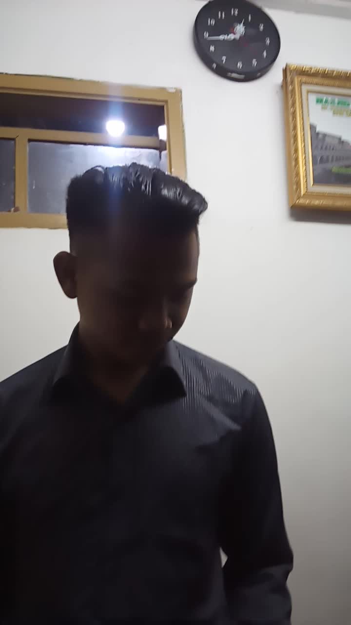 Nama : Dandi Mursidi Kota Asal : Bandung Jawa barat Umur : 19 tahun Judul Lagu : Maher Zain Sepanjang Hidup 