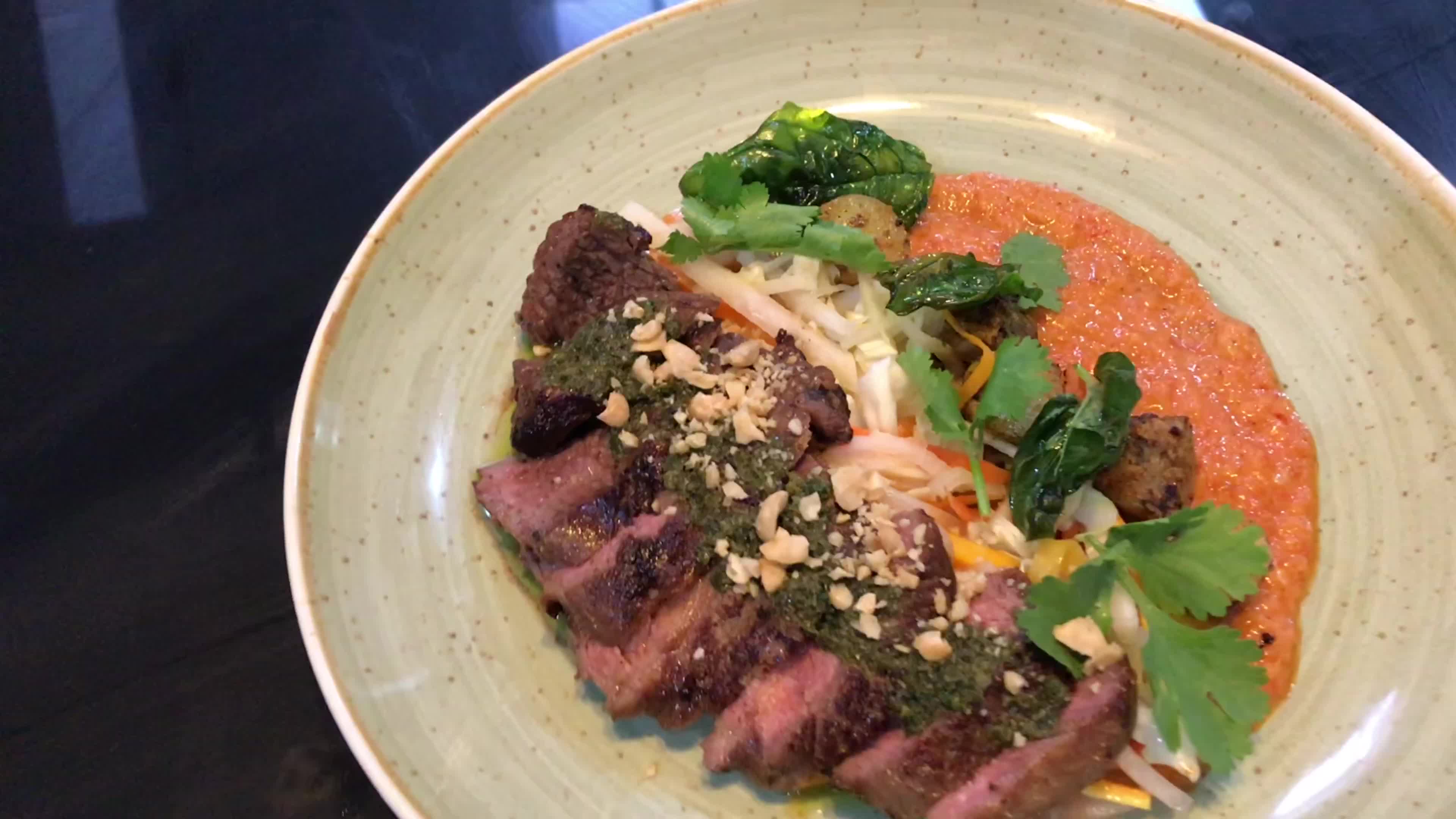 Penjual makanan Korea masak steak rasa Indonesia? Sirloin steak with curry kecombrang #onlineauditionmci8
