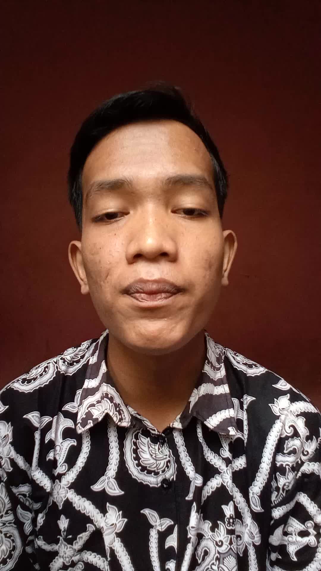 ASSALAMUALAIKUM SAYA AHMAD RAHMAN ASAL DARI RIAU KAB. ROKAN HILIR 18 THN SEORANG PELAJAR LAGU KIBLAT CINTA #ONLINEAUDITIONKDI2021 