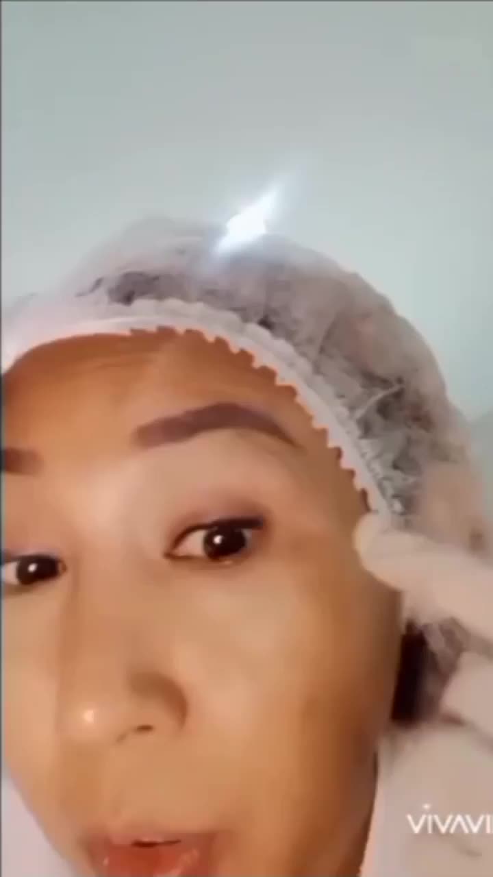 prose's sulam eyeliner sendiri .dan pas di kmr sendiri lampu kurang terang gknad videonya krna bgin mata.pas restouch di salon ada videonyaa