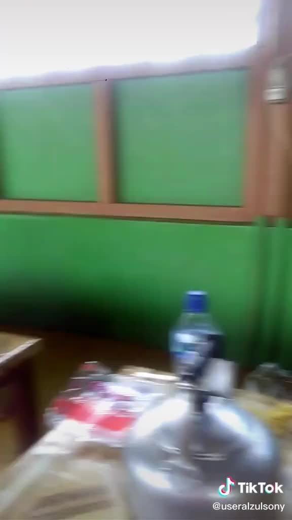 bantu vote,share n like yah....vlog aktivitas minggu pagi dri jogging,sarapan ma karaoke