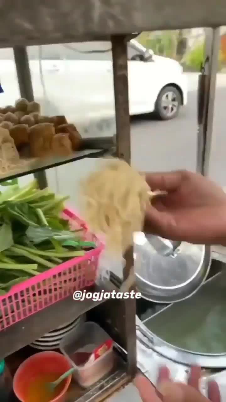 mie ayam vespa