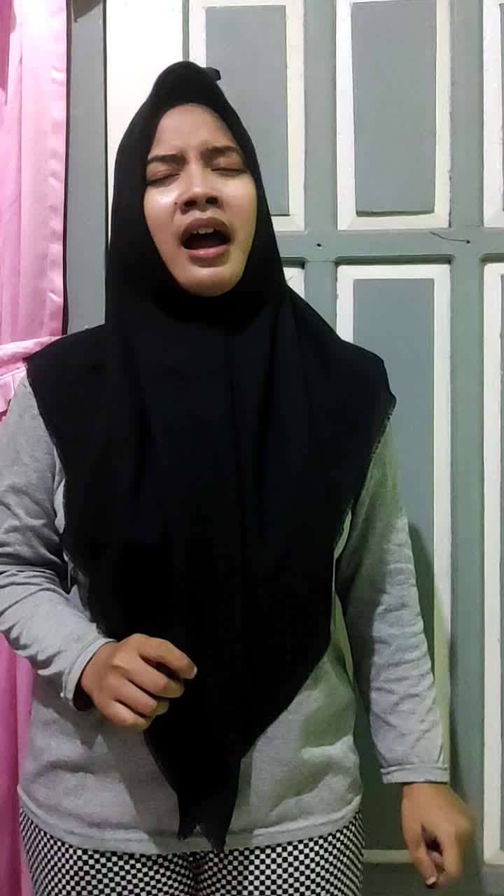 KDI 2021,Mellyana Aggraini, Pamekasan, 21 Tahun, Mega Mustika, Hitam Bukan Putih. #OnlineAuditionKDI2021