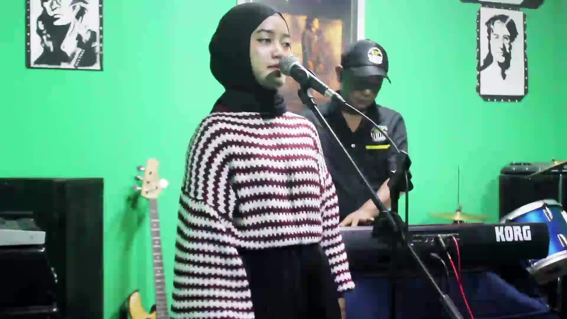 Bismillahirrahmanirrahim Rini Wantikasari_16 tahun_Bogor_Syaikhona
